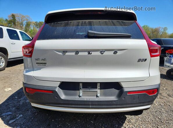 YV4L12UJ2S2467773 2025 VOLVO XC40 Белый Вид сзади