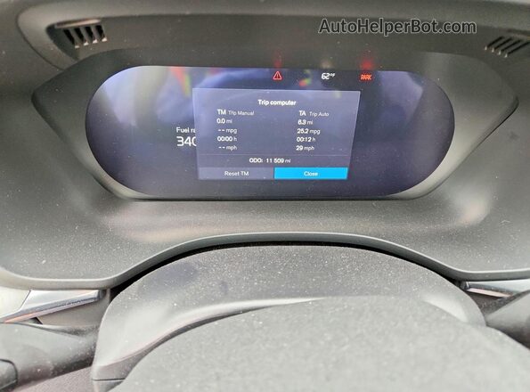 YV4M12RC3S1112681 2025 VOLVO XC60 Blue Սարքավորումների վահանակի տեսք