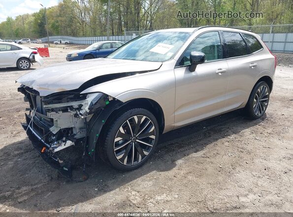 YV4M12RM4T1361758 2026 VOLVO XC60 Champagne Vista tres cuartos delantera izquierda