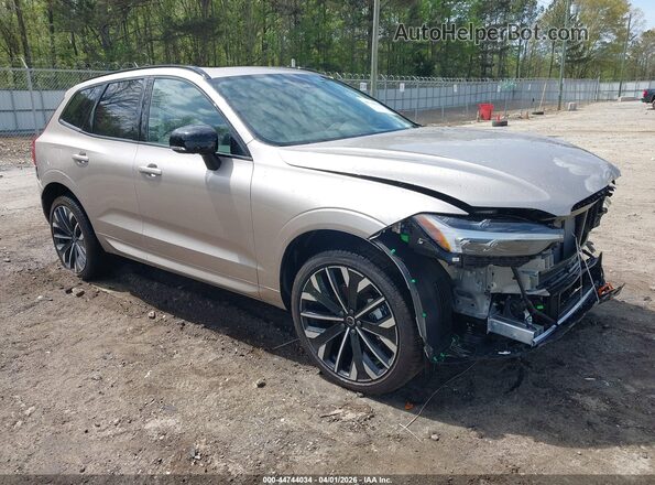 YV4M12RM4T1361758 2026 VOLVO XC60 Champagne Delantero derecho