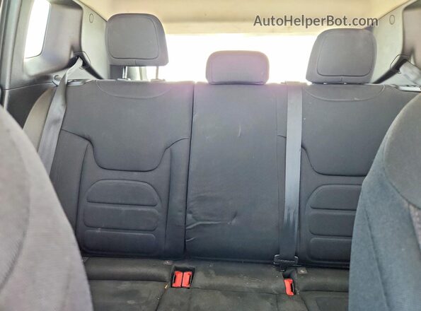 ZACNJABB1LPL20947 2020 JEEP RENEGADE Silver Հետևի նստատեղերի տեսք