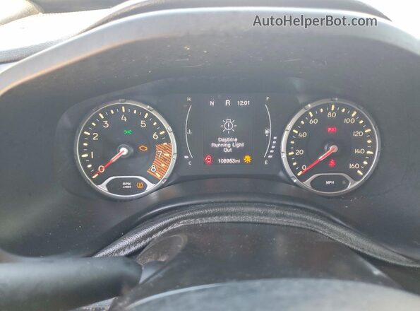 ZACNJABB1LPL20947 2020 JEEP RENEGADE Silver Սարքավորումների վահանակի տեսք