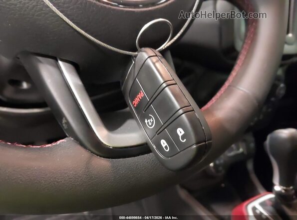 ZACNJBC17LPL02772 2020 JEEP RENEGADE Белый Вид панели приборов
