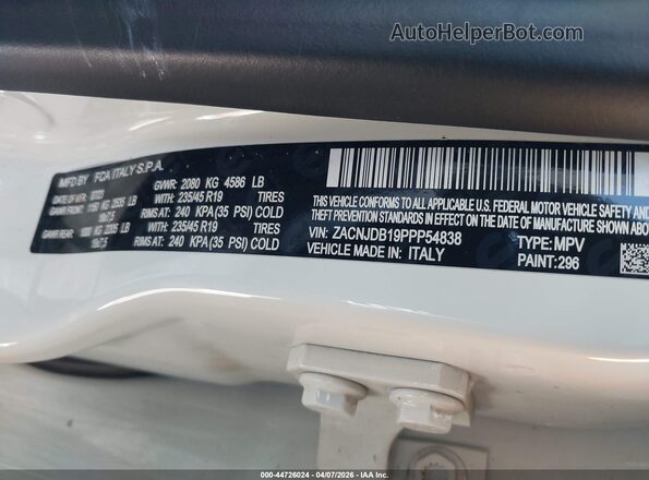 ZACNJDB19PPP54838 2023 JEEP RENEGADE White Vista del compartimento del motor