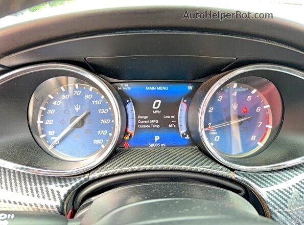 ZAM56RPS0H1236696 2017 MASERATI QUATTROPOR White Вид панелі приладів