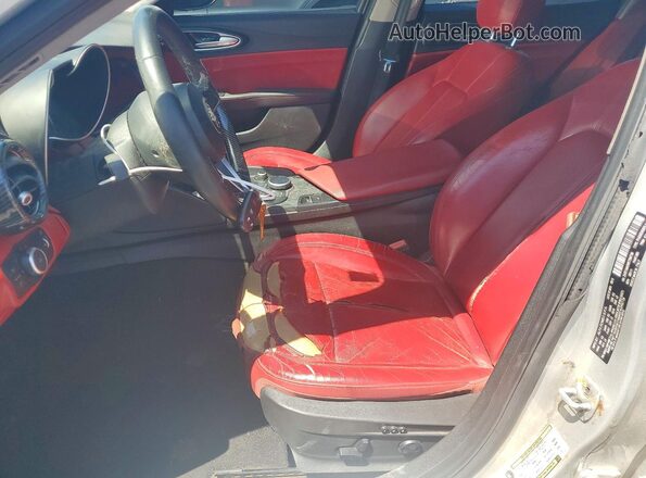ZARFAMAN6K7599799 2019 ALFA ROMEO GIULIA Серебряный Вид салона спереди