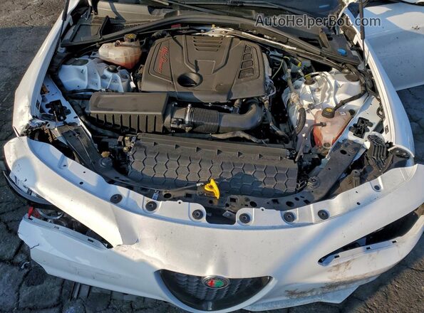ZARFAMAN7N7655348 2022 ALFA ROMEO GIULIA Белый Вид задней части салона
