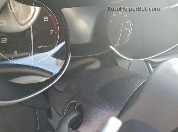 ZARFAMAN7N7655348 2022 ALFA ROMEO GIULIA Белый Вид щитка приборов