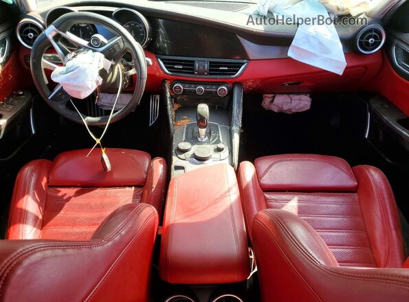 ZARFAMBN2K7604575 2019 ALFA ROMEO GIULIA Белый Вид панели приборов