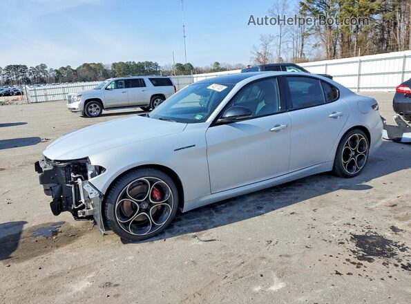 ZARFAMBN2R7677584 2024 ALFA ROMEO GIULIA Серебряный Передняя левая четверть