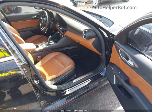 ZARFAMBN4L7634243 2020 ALFA ROMEO GIULIA Black Vista interior delantera