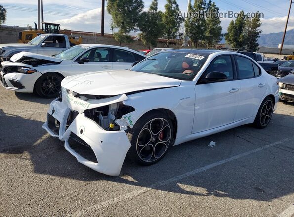 ZARFAMBN4P7669628 2023 ALFA ROMEO GIULIA Белый Передняя левая четверть