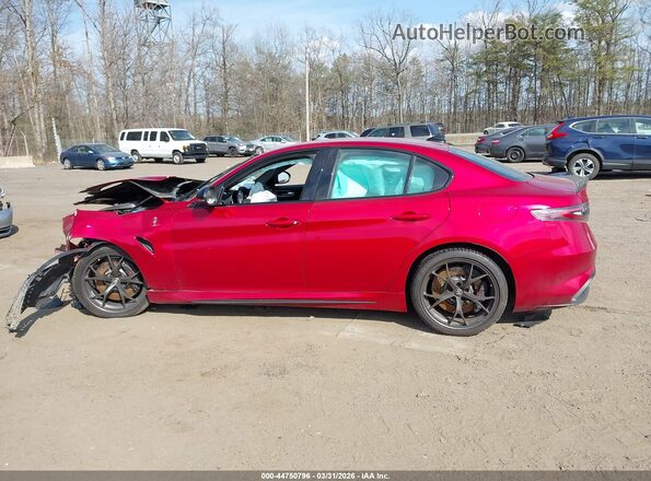 ZARFAMEV9R7686813 2024 ALFA ROMEO GIULIA Красный Панорамный вид салона 360°