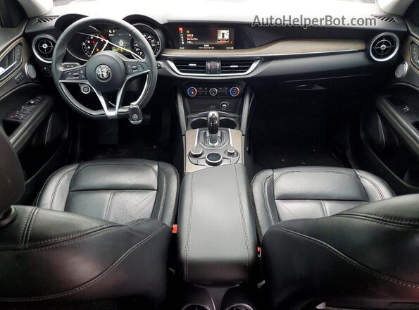 ZASFAKBN3J7B70882 2018 ALFA ROMEO STELVIO Белый Вид панели приборов