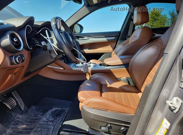 ZASPAKBN2L7C88980 2020 ALFA ROMEO STELVIO Серый Вид салона спереди
