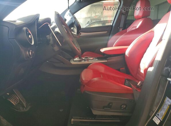 ZASPAKBN8R7D76005 2024 ALFA ROMEO STELVIO Black Front interior view