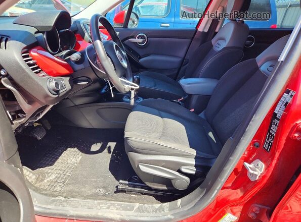 ZFBCFXBT0GP333426 2016 FIAT 500X Red Front interior view