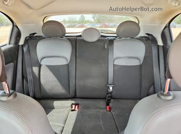 ZFBCFXBT8GP492647 2016 FIAT 500X Silver Вид задніх сидінь