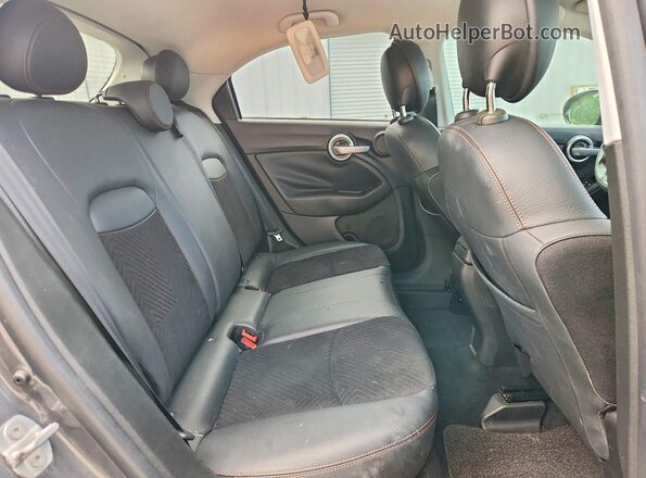 ZFBCFXCB6JP667488 2018 FIAT 500X Серый Вид задних сидений