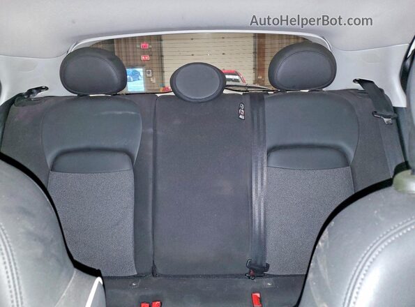 ZFBCFYAB4HP611732 2017 FIAT 500X Белый Вид задних сидений