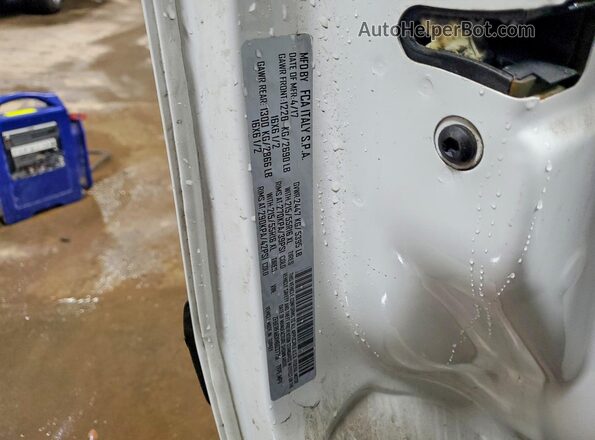 ZFBERFABXH6G37751 2017 RAM PROMASTER White Engine compartment view
