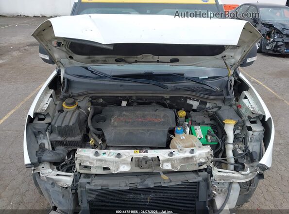 ZFBERFAT2G6B48915 2016 RAM PROMASTER CITY White Widok z tyłu