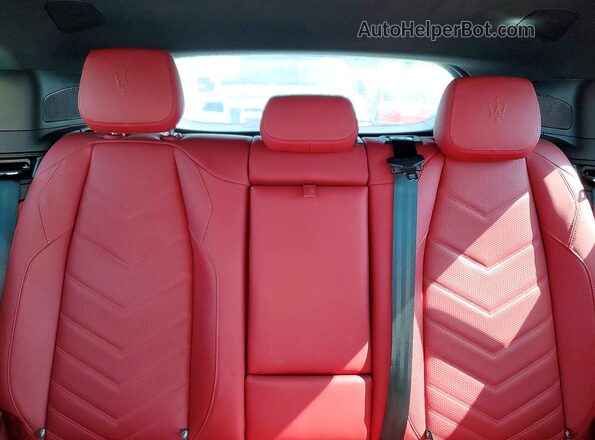 ZN682AVM7P7442532 2023 MASERATI GRECALE Silver Vista de los asientos traseros