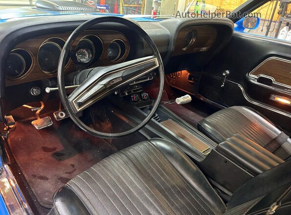 0T02G149527 1970 FORD BOSS Синий Вид щитка приборов