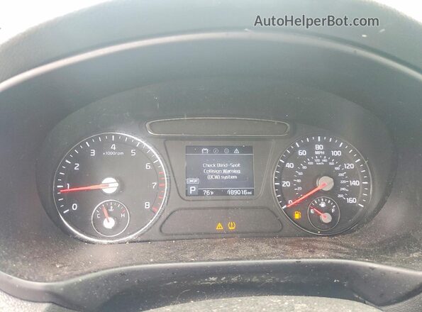 5XYPG4A51KG488450 2019 KIA SORENTO White Vista de los asientos traseros