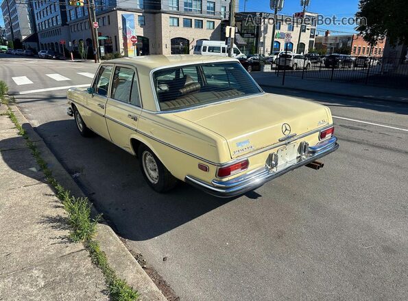 10806712008525 1972 MERCEDES-BENZ 280SE Кремовый Задняя правая четверть