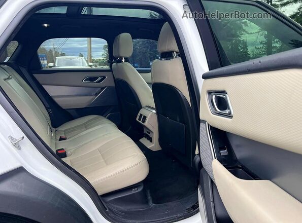 SALYL2RN4JA769321 2018 LAND ROVER RANGE Белый Вид салона спереди