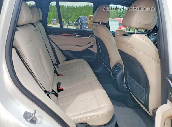 5UXTR9C50JLC79921 2018 BMW X3 Белый Вид задней части салона