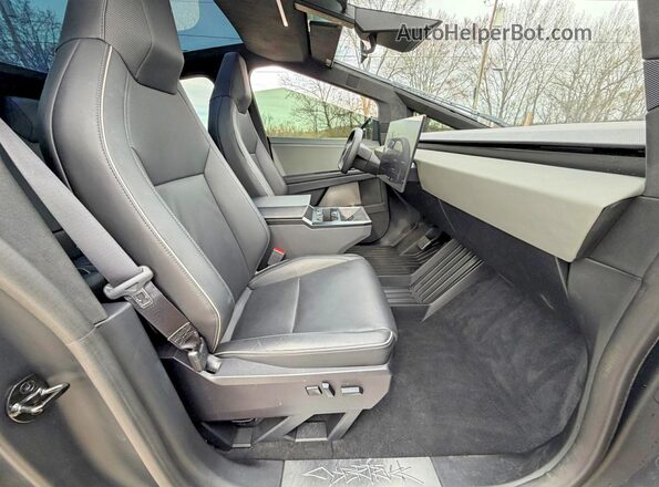 7G2CEHEE3RA048554 2024 TESLA CYBERTRUCK Gray Вид ззаду