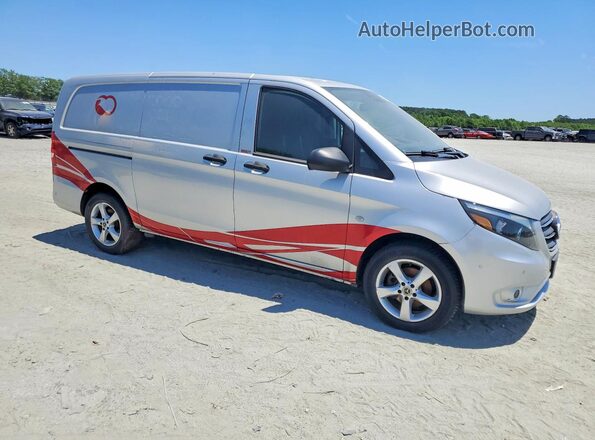W1YV0BEY8M3907787 2021 MERCEDES-BENZ METRIS Silver Widok z przodu