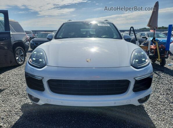 WP1AE2A20HLA75758 2017 PORSCHE CAYENNE Белый Вид сзади