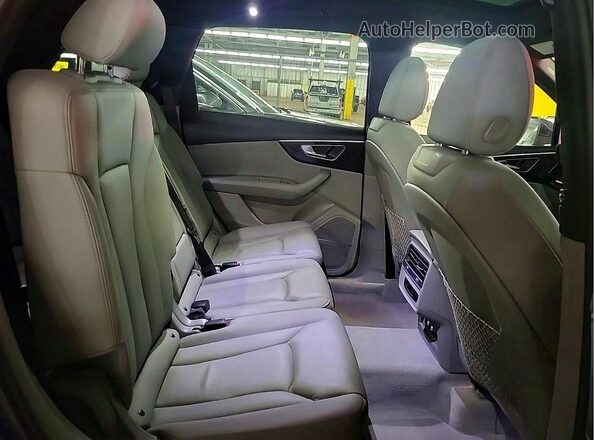 WA1LXAF72MD014929 2021 AUDI Q7 Синий Вид салона спереди