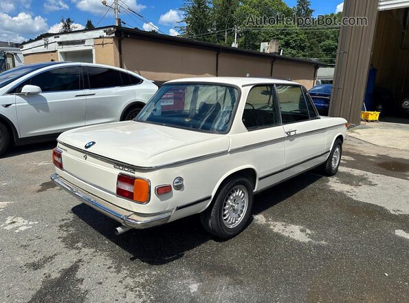 4280399 1974 BMW 2000 Белый Вид спереди
