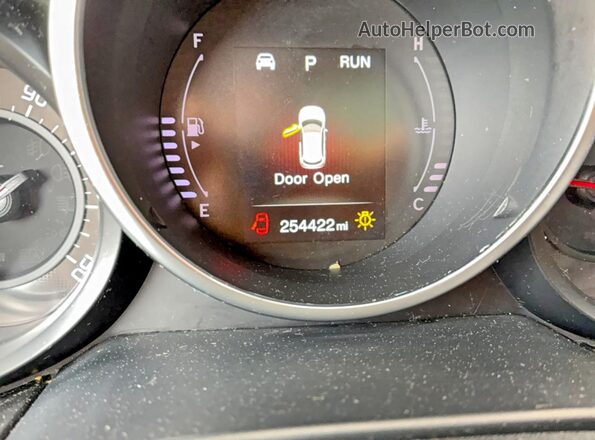 ZFBCFYCB9JP642932 2018 FIAT 500X Black Widok zestawu wskaźników