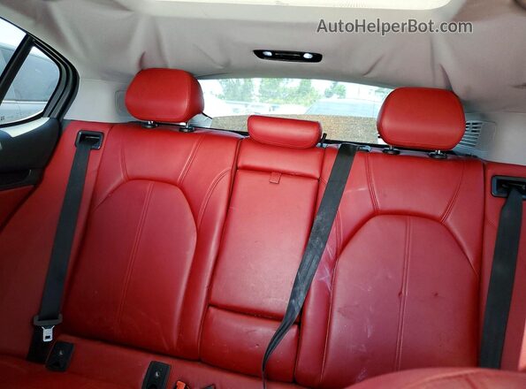 ZASFAKAN4J7B74800 2018 ALFA ROMEO STELVIO Silver Widok wnętrza z tyłu