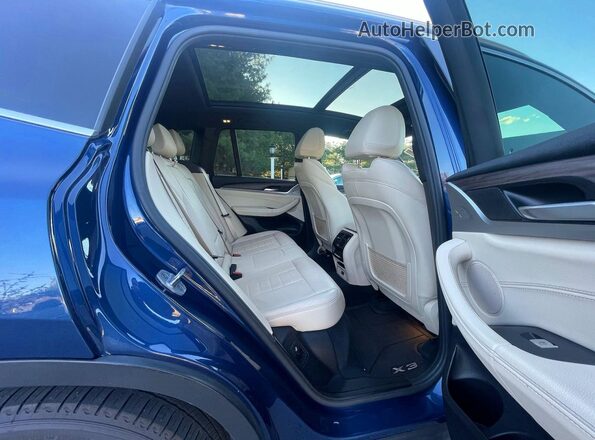 5UXTS1C08M9F18949 2021 BMW X3 Синий Вид салона спереди