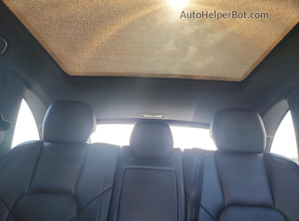 WP1AE2A20HLA75758 2017 PORSCHE CAYENNE Белый Вид задней части салона