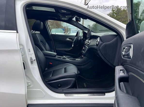 WDCTG4GB0KU004823 2019 MERCEDES-BENZ GLA Белый Вид сзади