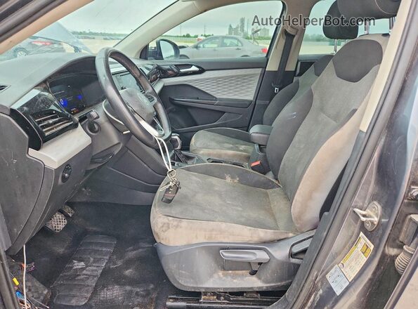 3VVDX7B21NM002706 2022 VOLKSWAGEN TAOS Серый Вид панели приборов