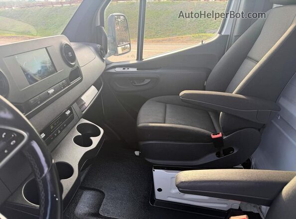 W1X9D33Y4MN133545 2021 MERCEDES-BENZ SPRINTER White Vista de los asientos traseros
