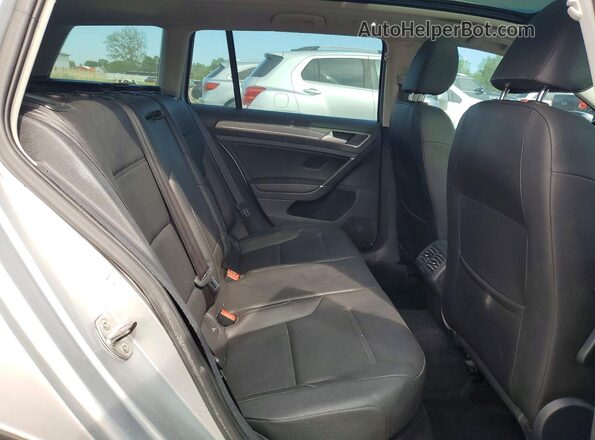 3VWH17AU4HM507001 2017 VOLKSWAGEN GOLF Серебряный Вид подкапотного пространства