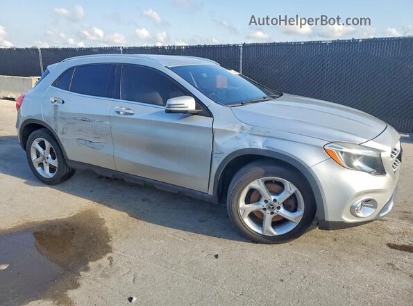 WDCTG4EB8JJ495855 2018 MERCEDES-BENZ GLA Серебряный Вид спереди