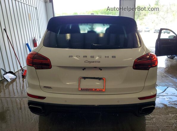 WP1AA2A22JKA07176 2018 PORSCHE CAYENNE Белый Вид салона спереди