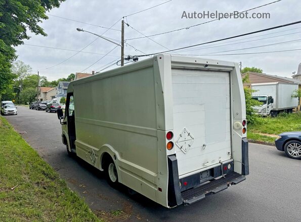 JALB4T170H7W00786 2017 ISUZU NPR White Delantero derecho