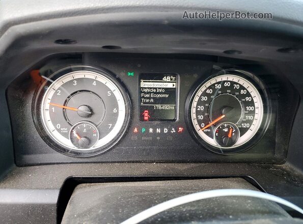 1C6RR6FT0KS745881 2019 RAM 1500 Черный Вид задних сидений
