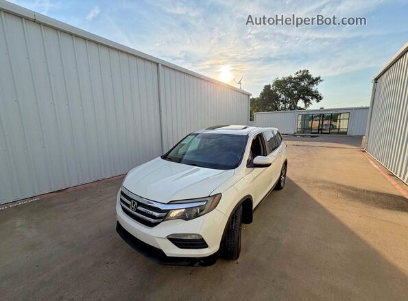 5FNYF5H57JB009487 2018 HONDA PILOT Белый Задняя правая четверть